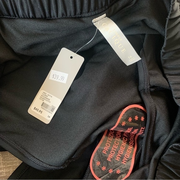 Simple Cacique Black Track Shorts - Picture 6 of 7